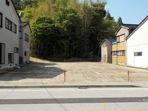 【沢根五十里】海が近い住宅街の更地